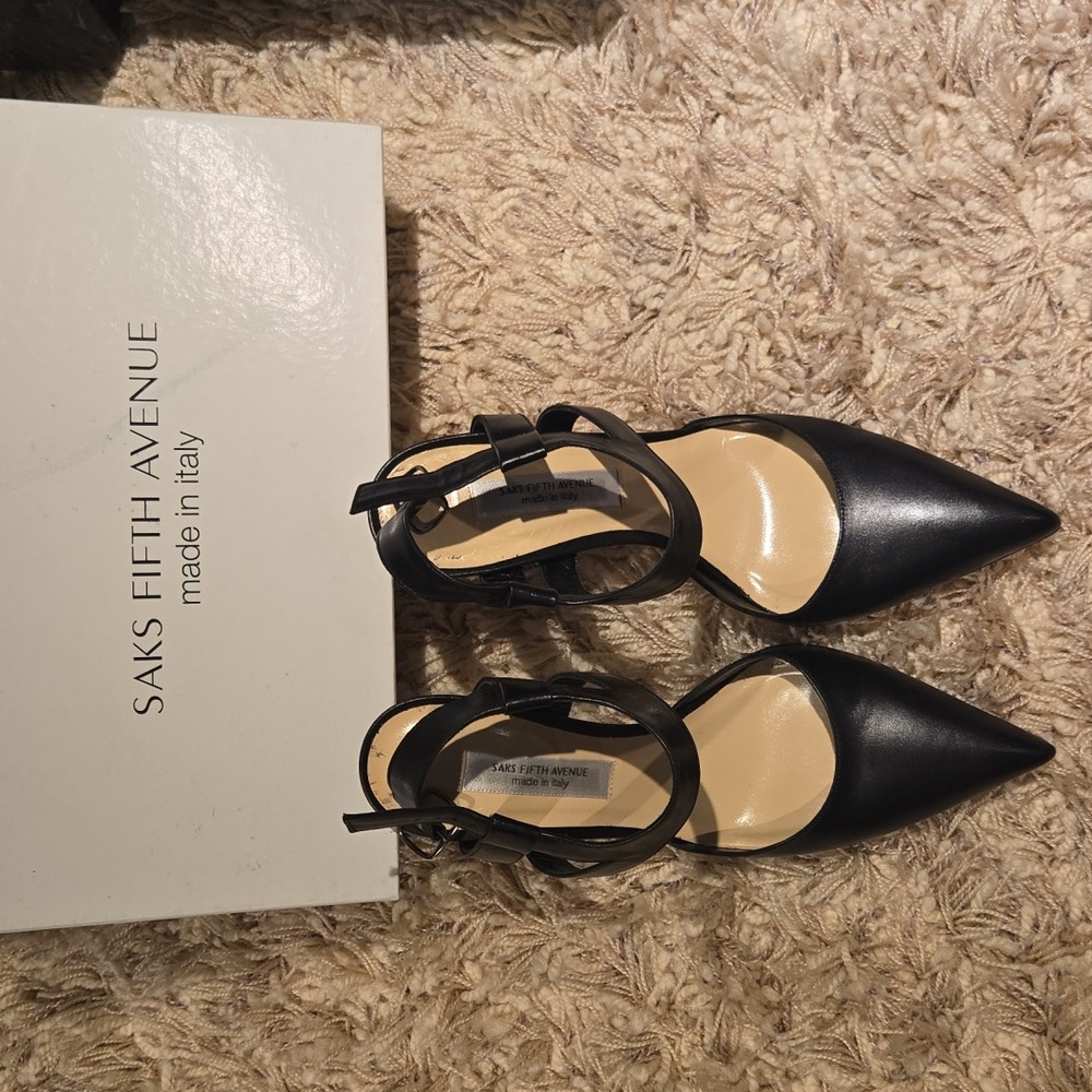 Saks Fifth Avenue Italian White Packaging - Picture 1 of 8